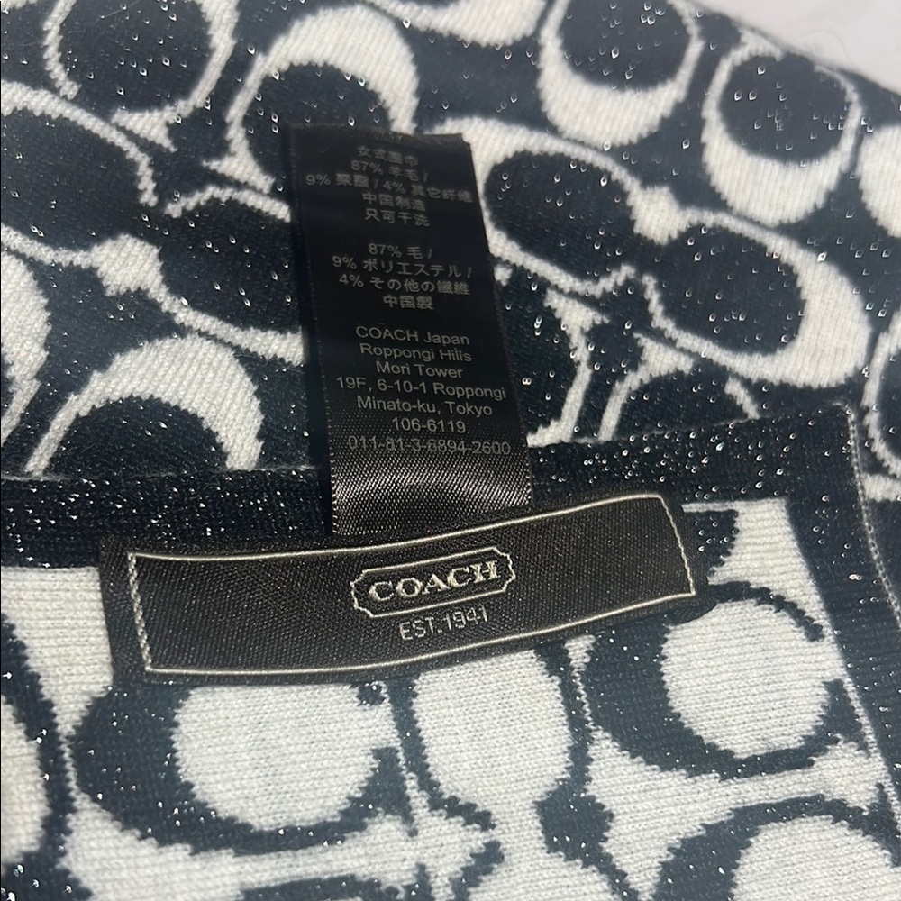 Coach Signature C Pattern Knit Scarf 8x48 - Picture 5 of 5